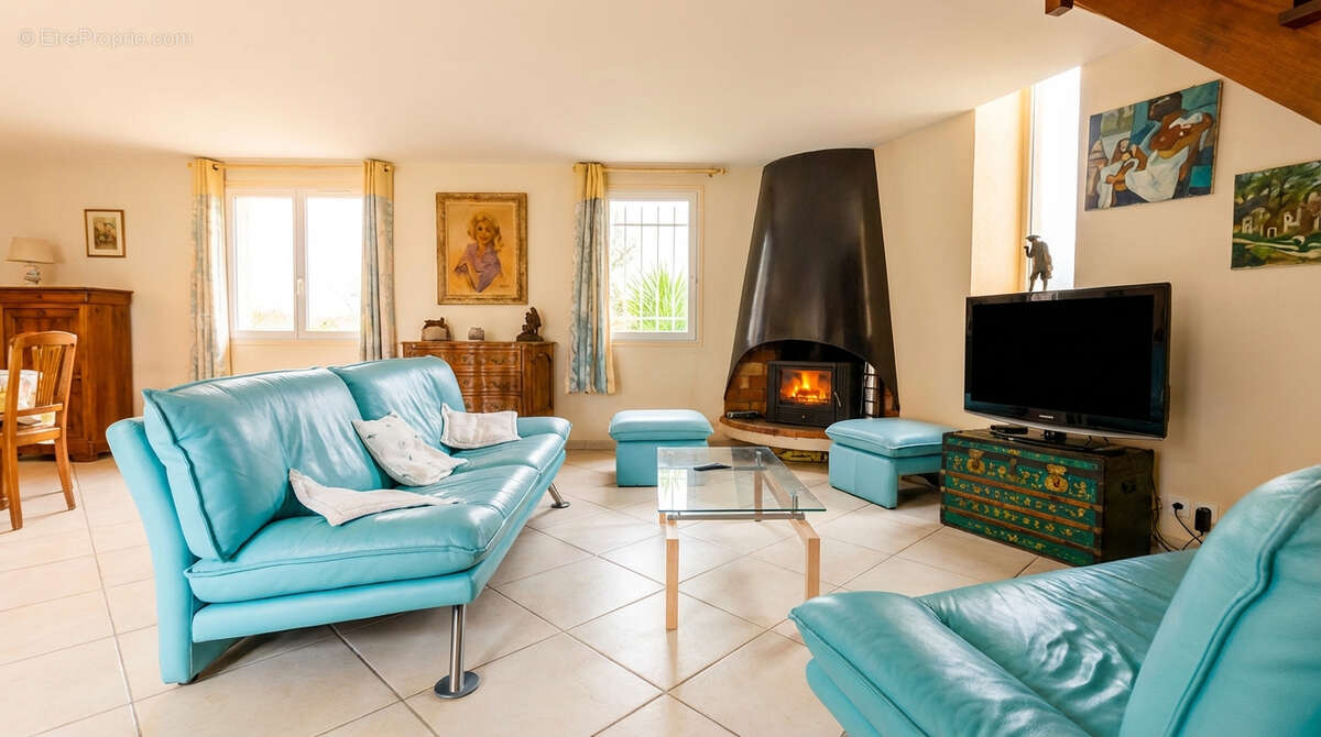 Maison à SAINT-CYR-SUR-MER