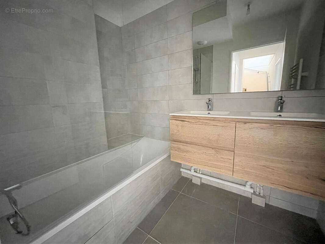 Appartement à CASTELGINEST