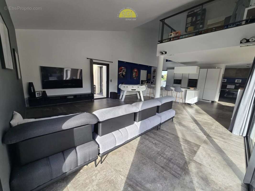 Maison à SAINT-GENIS-DES-FONTAINES