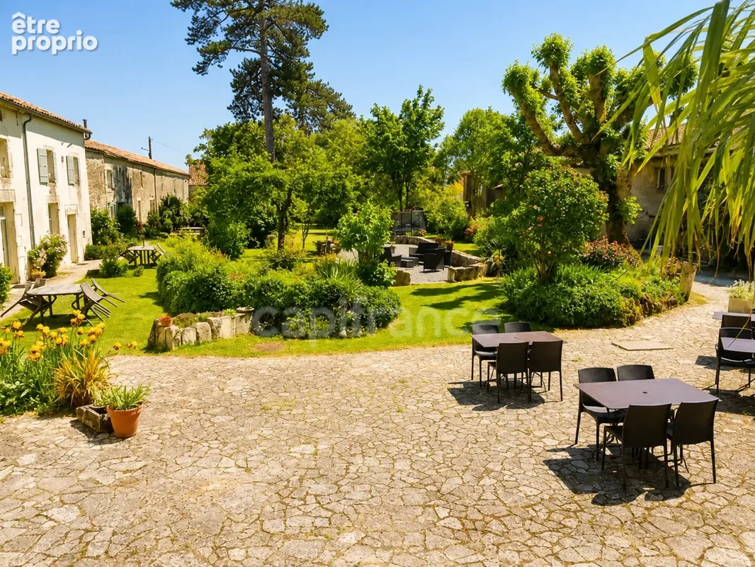Domaine d’exception du xviiᵉ siècle – 1 370 m² – 2 hectares – piscine – gîtes & réceptions - photo 15
