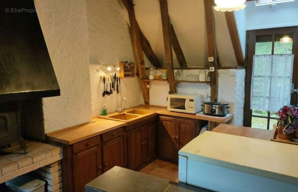 En impasse, Maison en pierre  4 pièces 110 m2 - photo 8
