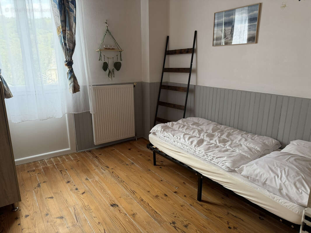 Maison 3 chambres avec cour et garages - photo 19