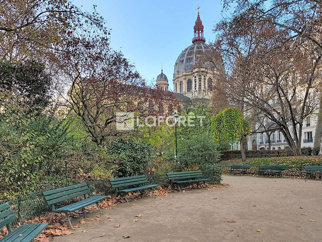 Appartement à PARIS-8E