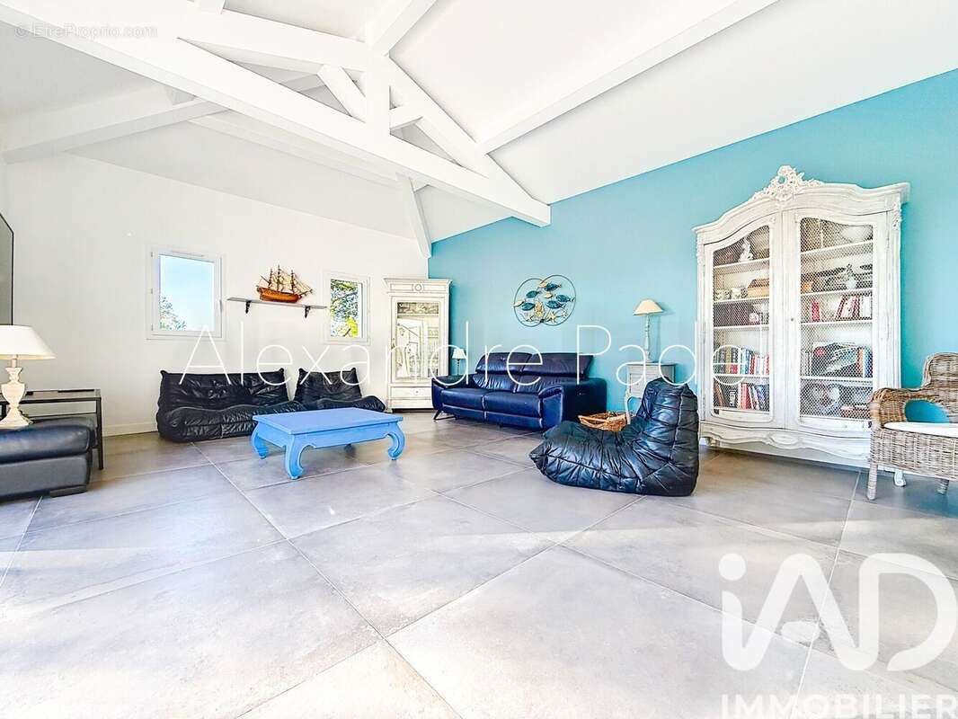 Photo 2 - Maison à CARQUEIRANNE