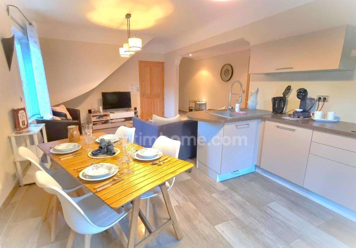 A vendre à Digne-les-Bains – Demeure de caractère des années 30 – 240 m² – 2 logements – Piscine – Garage - photo 17
