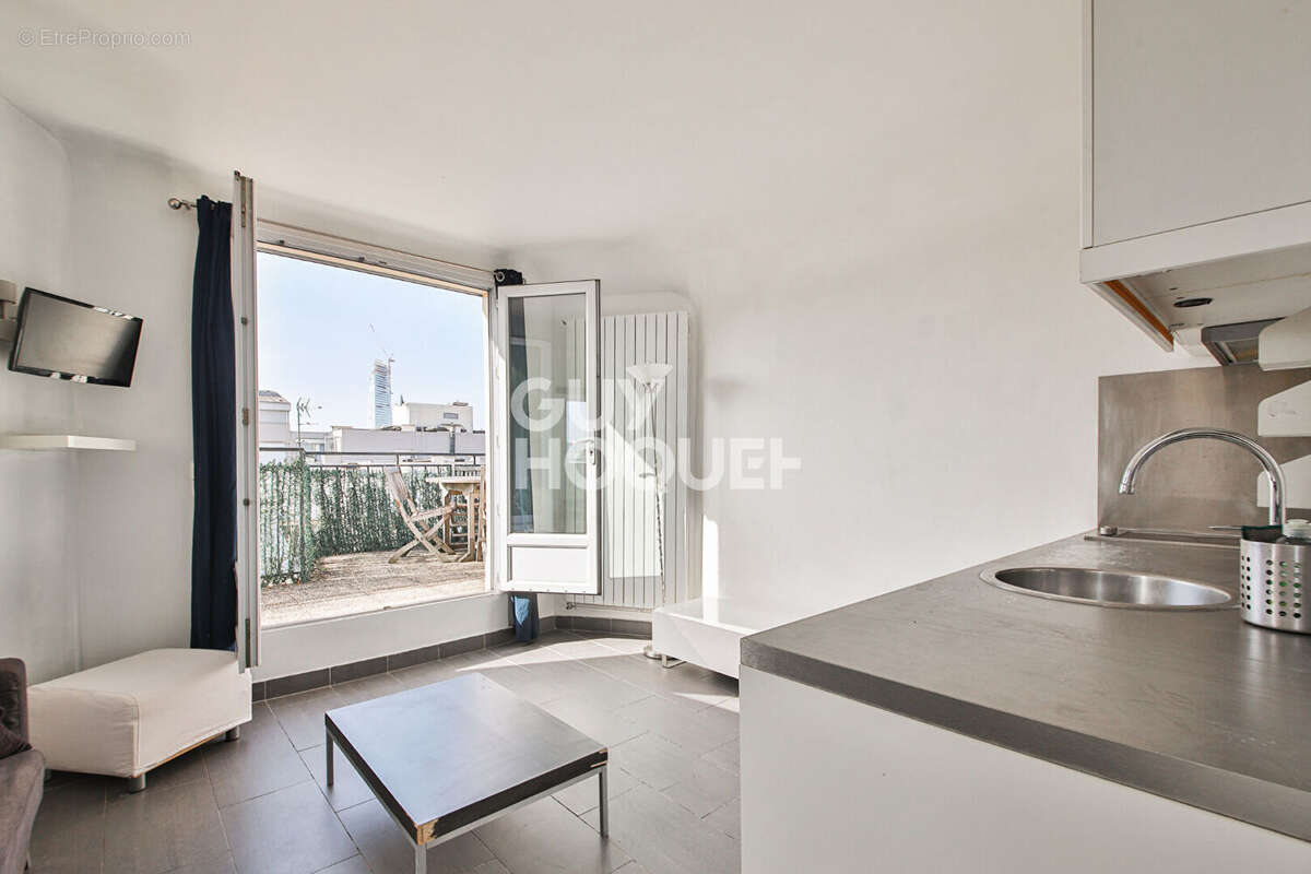 Appartement à PARIS-15E