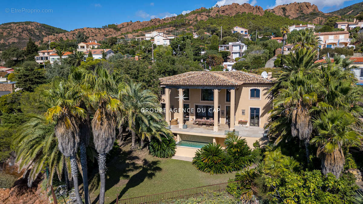 Superbe villa pieds dans l' eau avec acces prive a la plage - photo 15