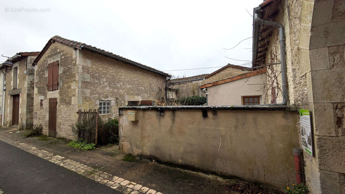 Maison à USSON-DU-POITOU