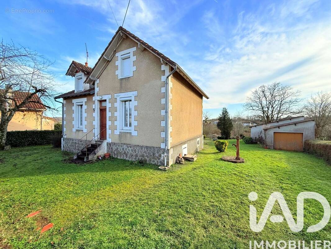 Photo 1 - Maison à AVAILLES-LIMOUZINE