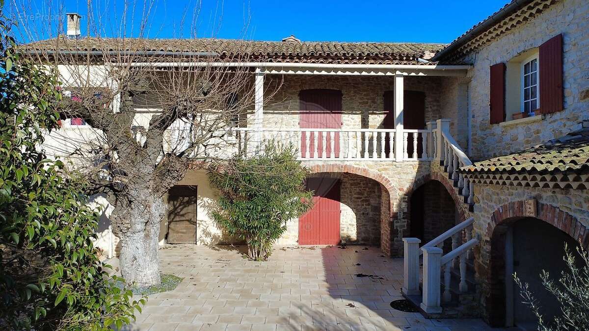 Maison à ALLEGRE-LES-FUMADES