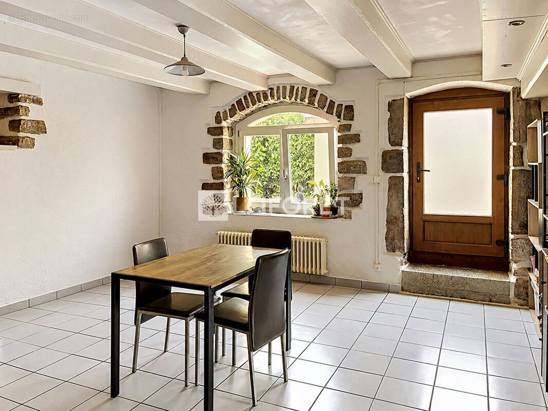 Appartement à MONTFERRAND-LE-CHATEAU