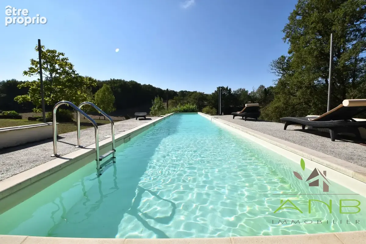 Maison 321 m² à Montbron  - photo 3