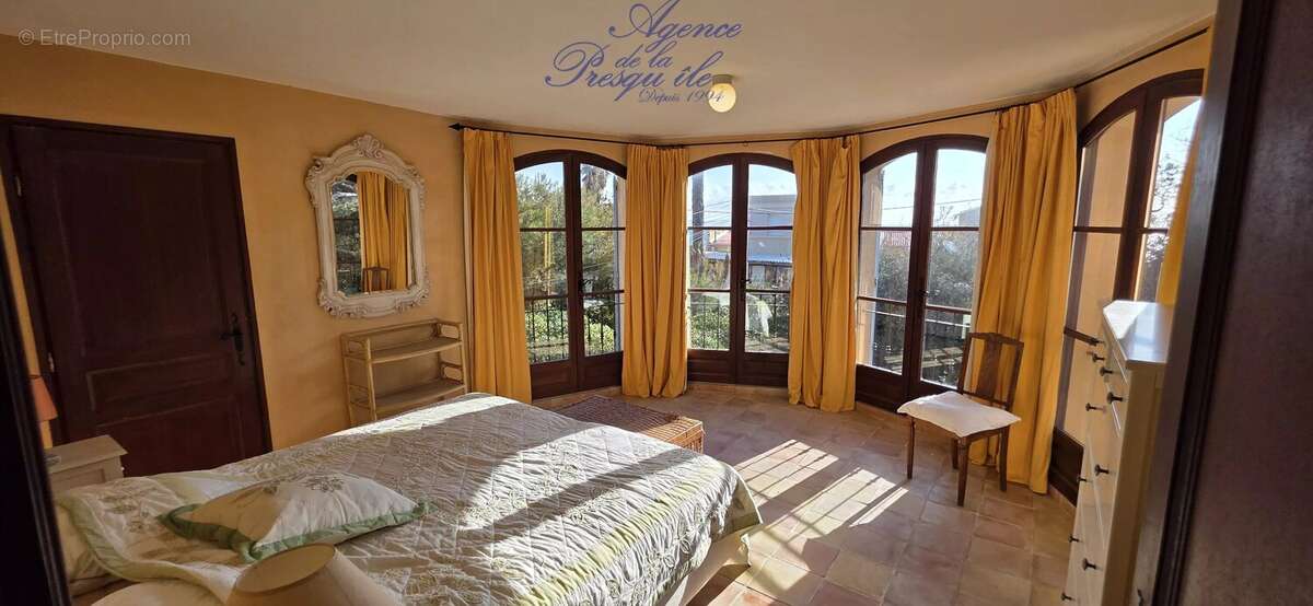 Maison à HYERES