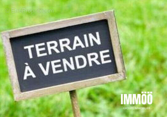 Terrain 700 m² à La Vaupaliere  - photo 2