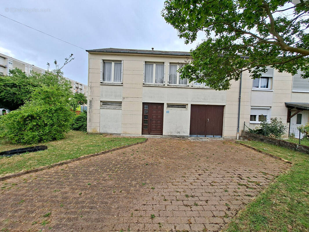 Maison à CHATELLERAULT