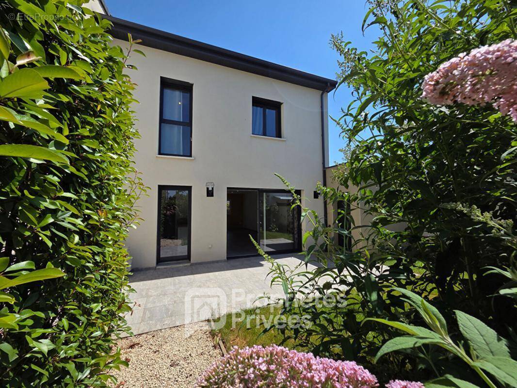 Maison à MONTELIMAR