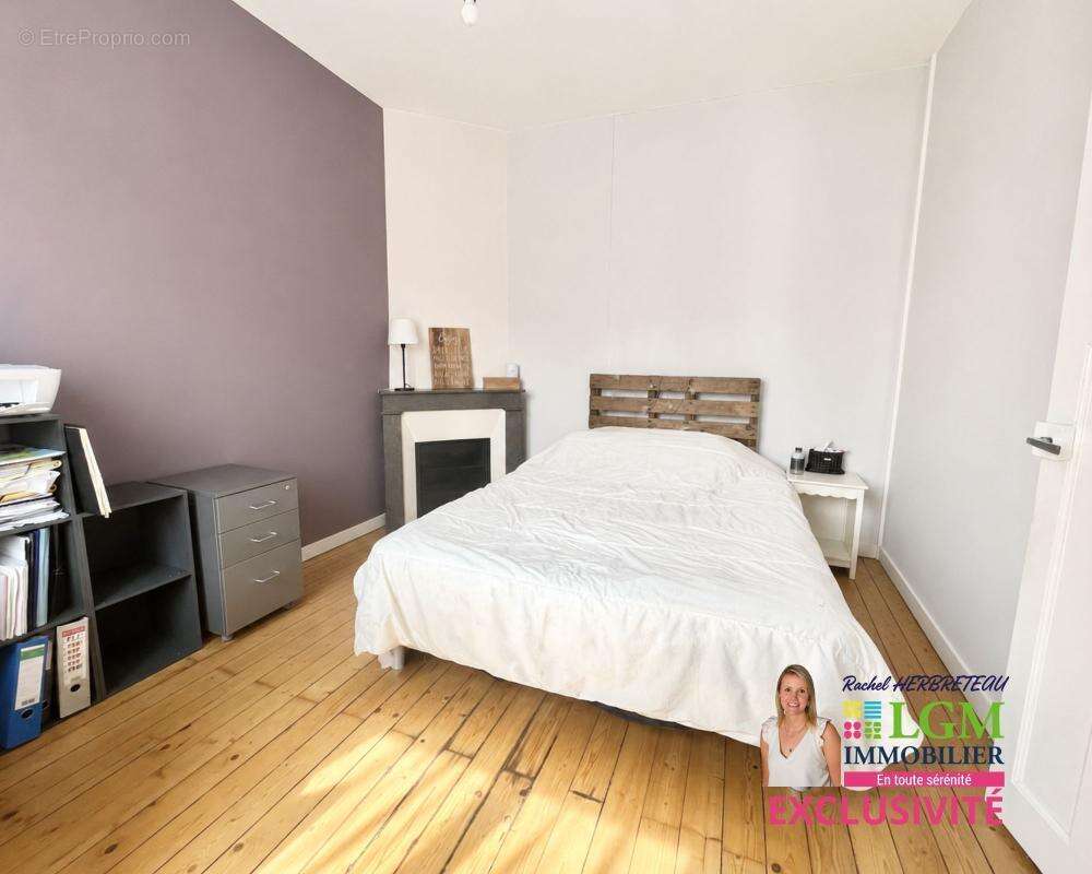 Maison À Vendre - centre-ville La Roche-sur-Yon  – Maison rénovée avec jardin, garage et studio indépendant - photo 9