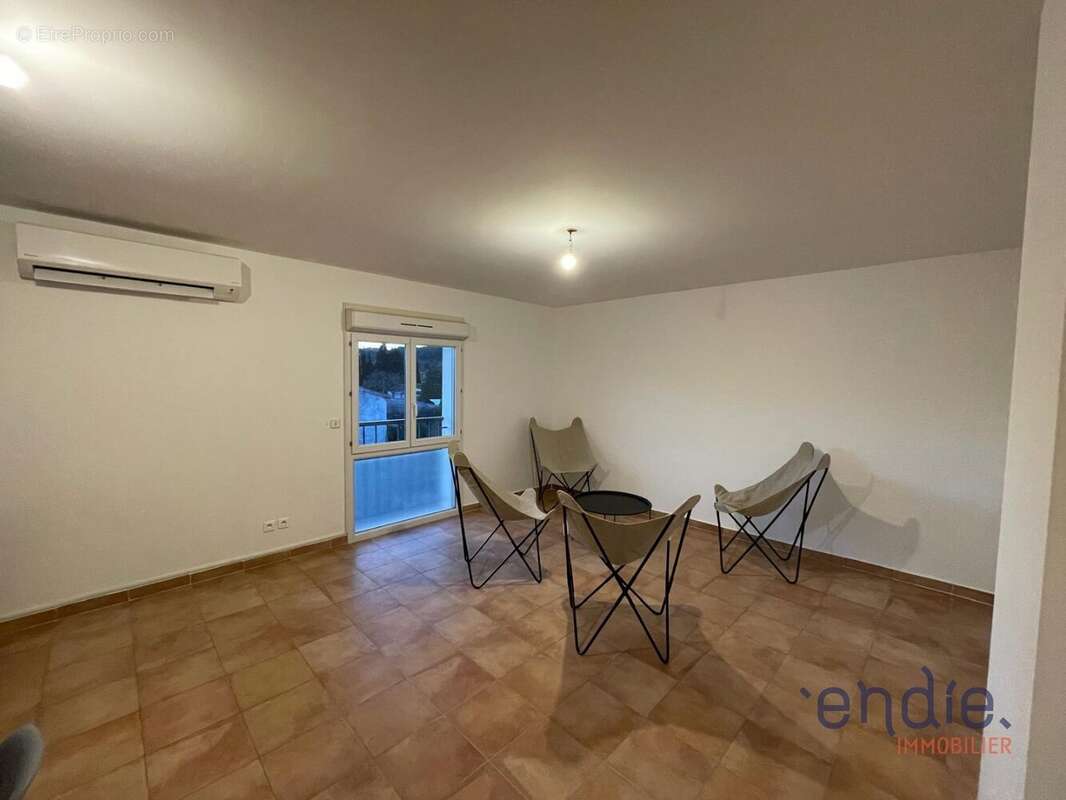 Appartement à SALERNES