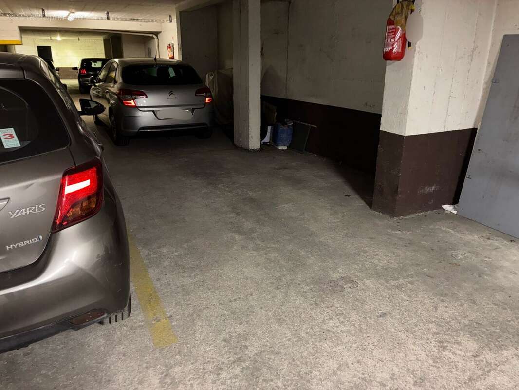 Parking à PARIS-20E