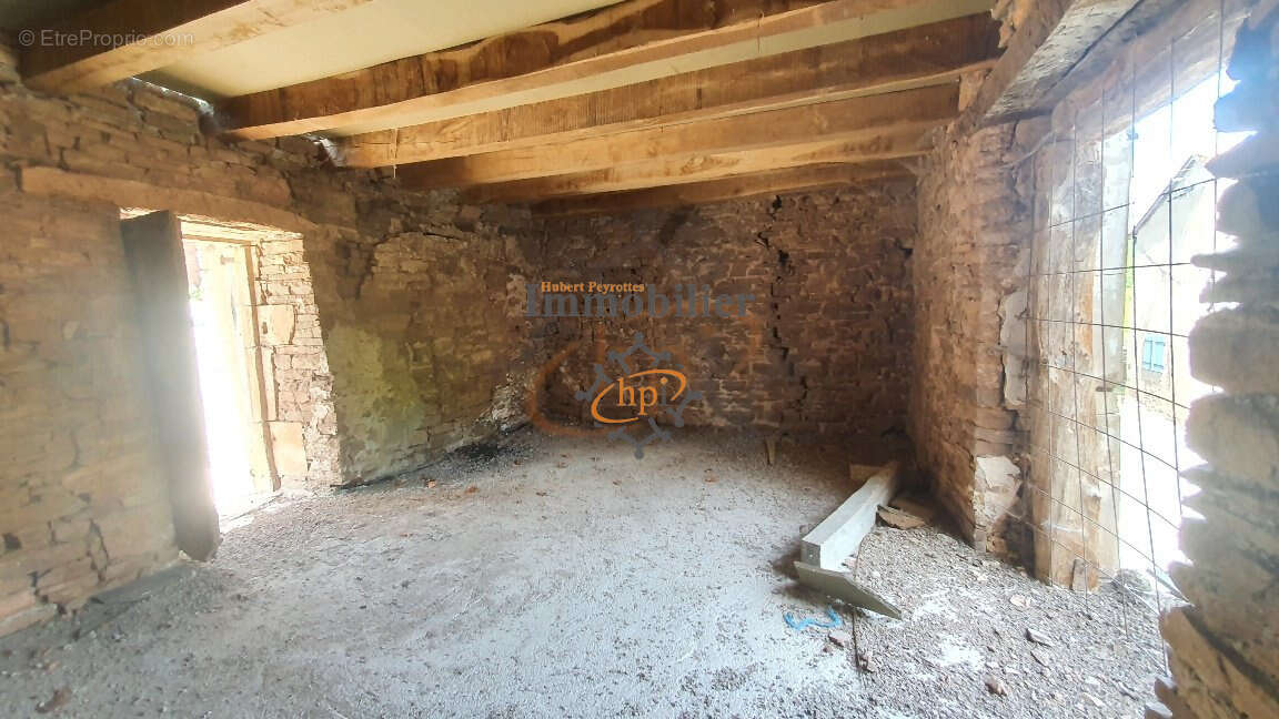 Maison à SAINT-JUERY