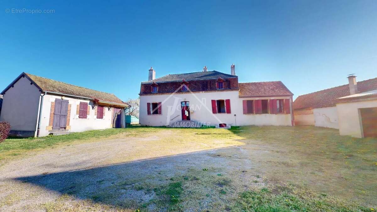 Maison à SALIGNY-SUR-ROUDON