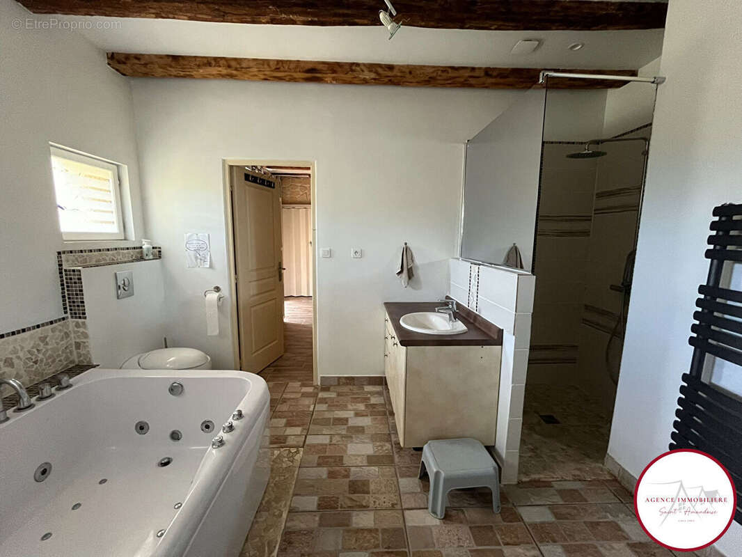 Maison à SAINT-PIERRE-LES-ETIEUX