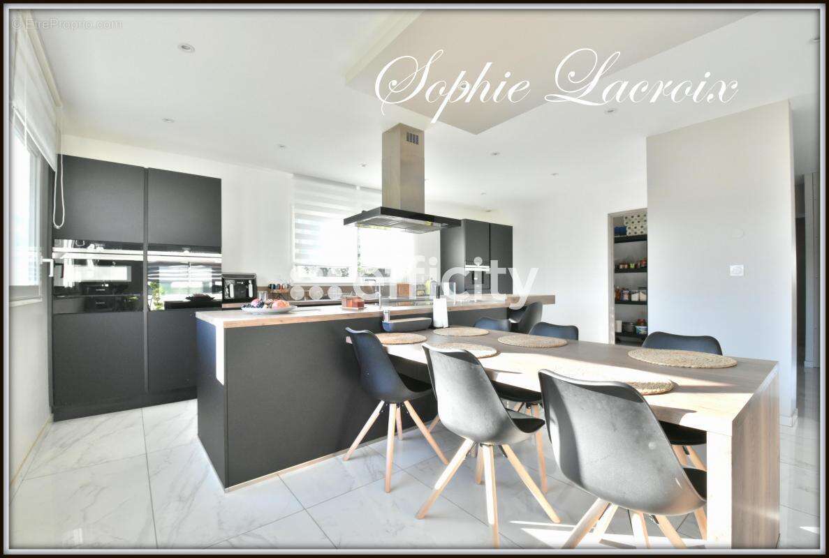 Maison à BOUGE-CHAMBALUD