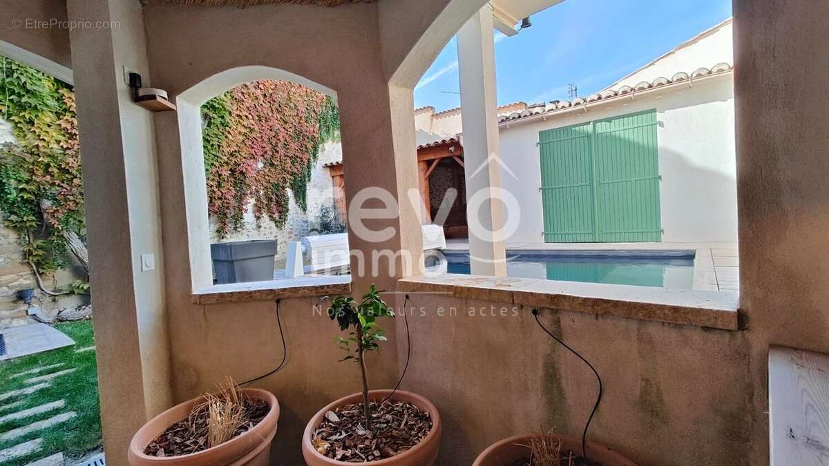 Maison à VALREAS