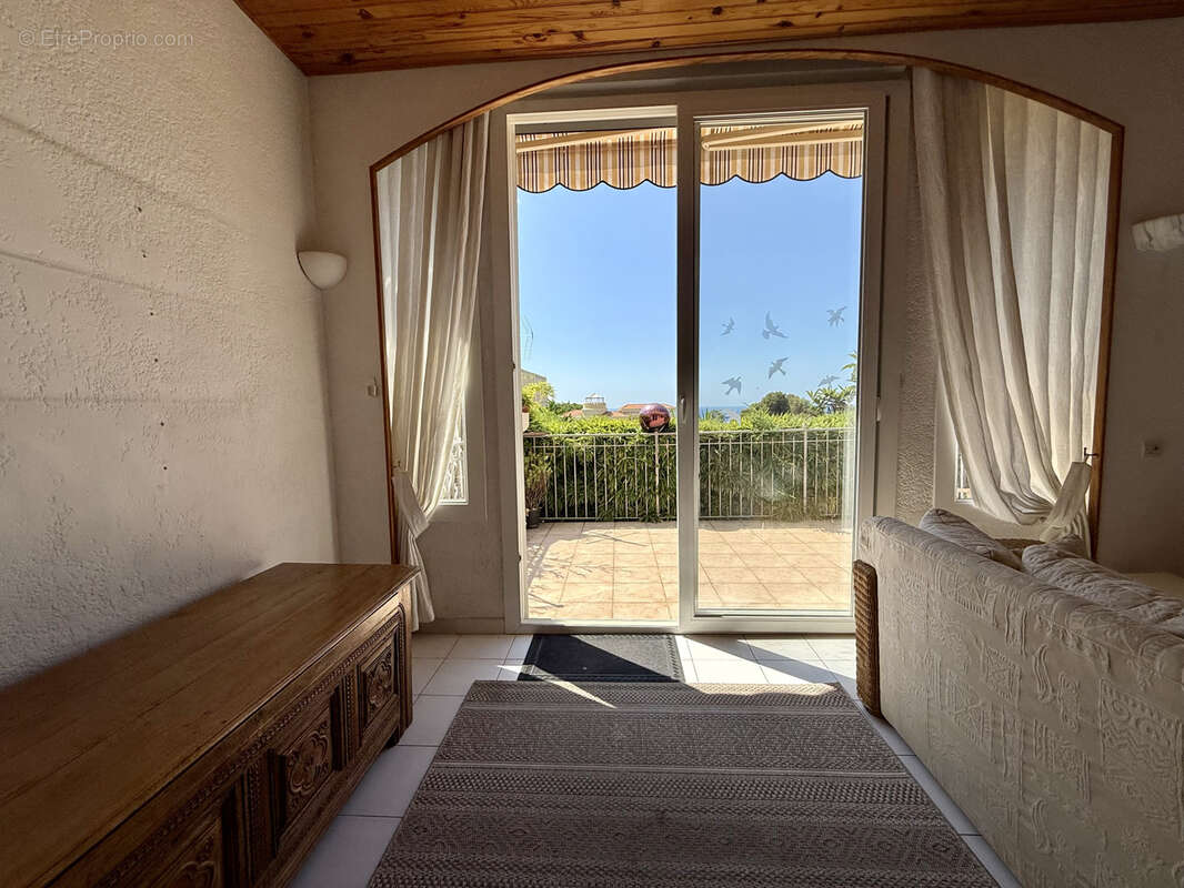 Appartement à ROQUEBRUNE-CAP-MARTIN