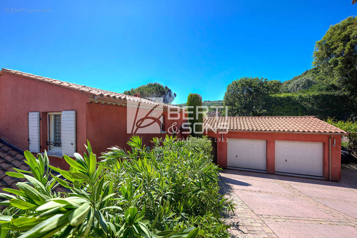 Maison à LES ADRETS-DE-L'ESTEREL