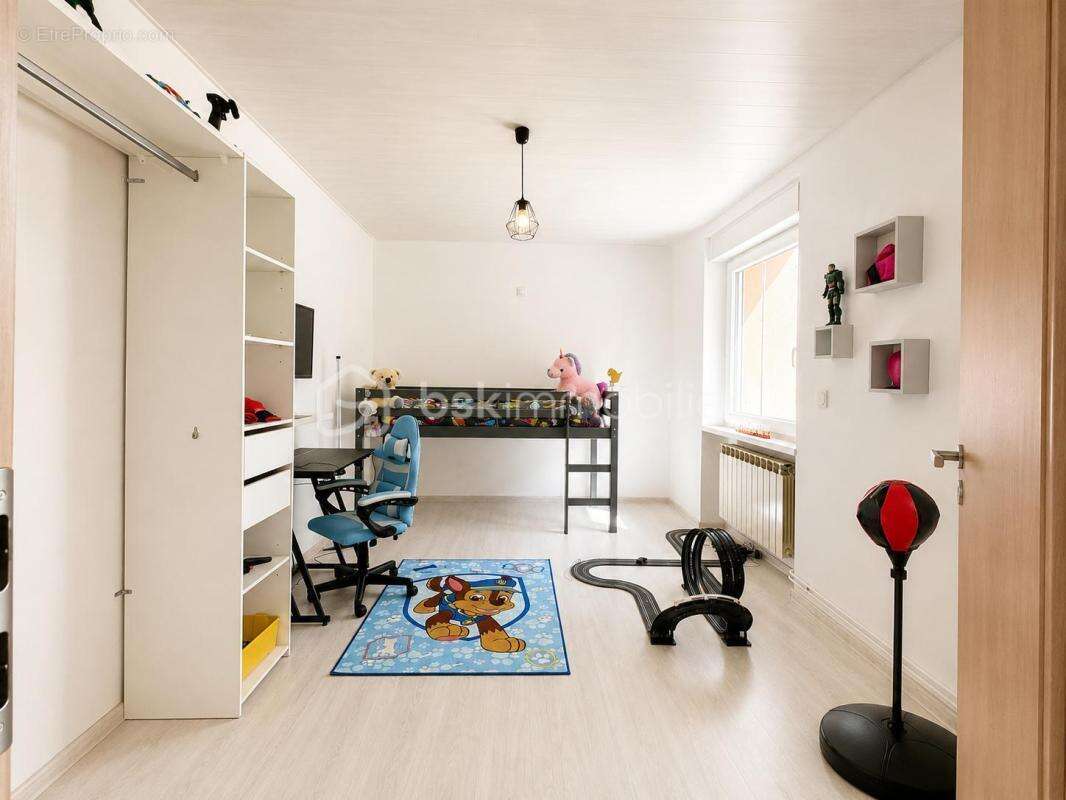 Maison familiale avec grange attenante : une opportunite rare ! - photo 11