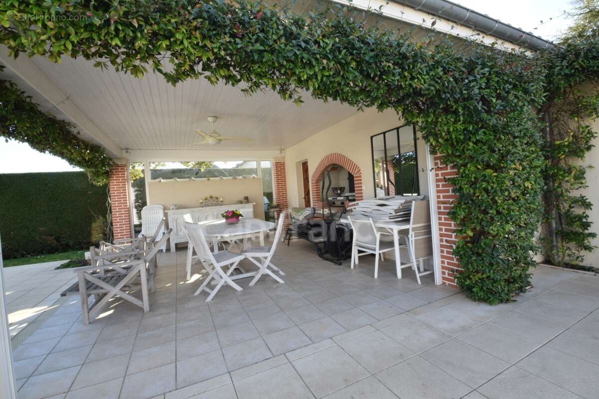 Villa familiale de standing - 4 chambres - piscine - pool house - double garage à MARMANDE (47) - photo 4