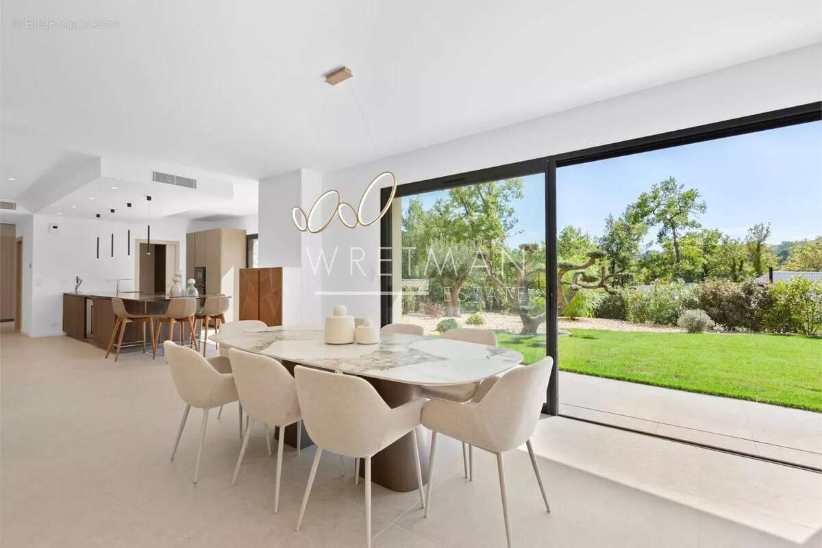 Maison à TOURRETTES