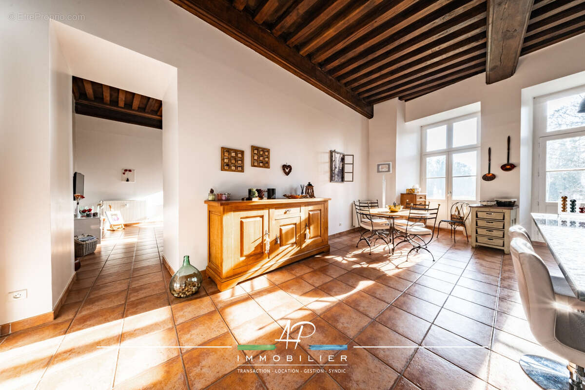 Appartement de caractère de 150 m2 de plain-pied au sein du château de Beire-le-Châtel - photo 7