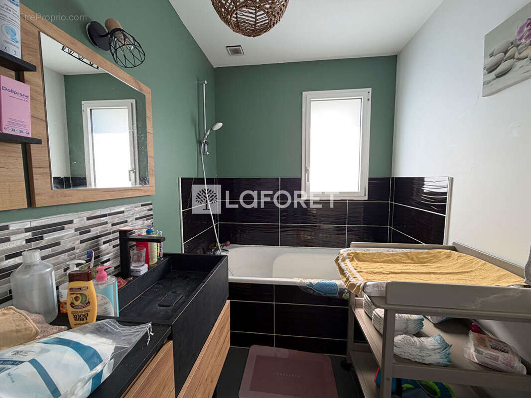 Maison contemporaine toit plat avec piscine - Cépet - photo 17