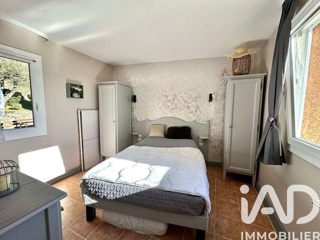 Photo 7 - Appartement à ROQUEBRUNE-SUR-ARGENS