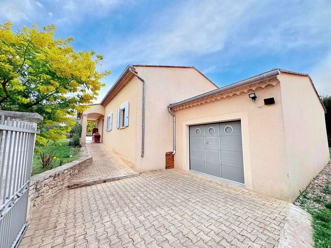 Maison à MIRABEL-AUX-BARONNIES