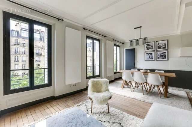 Appartement à PARIS-14E