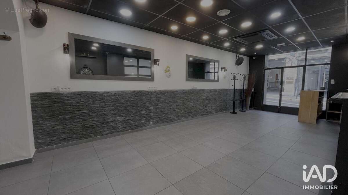 Photo 2 - Commerce à MARSEILLE-6E