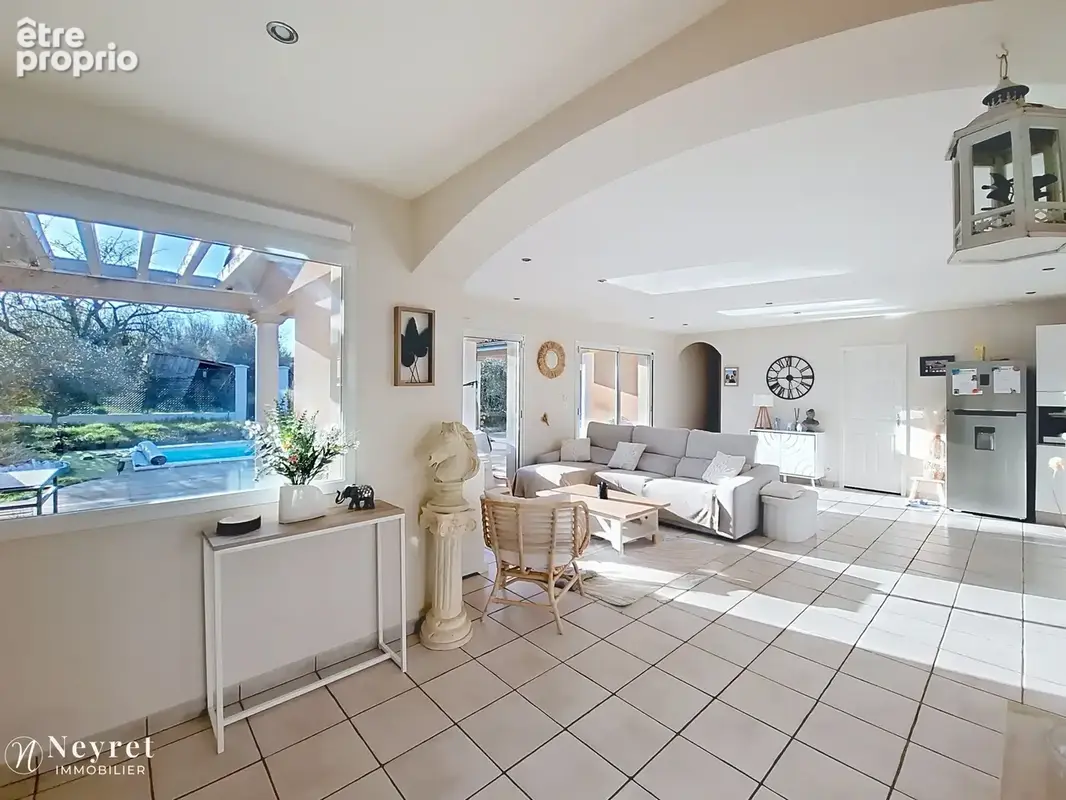 Rare !!! Maison de plain pied de 130 m2 sur 1500 m2 de terrain,  5 chambres - photo 4