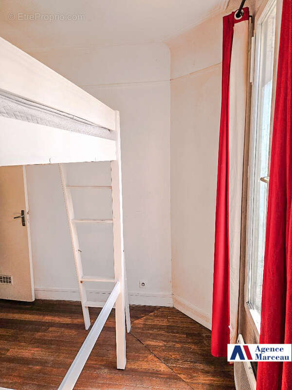 Appartement à COURBEVOIE