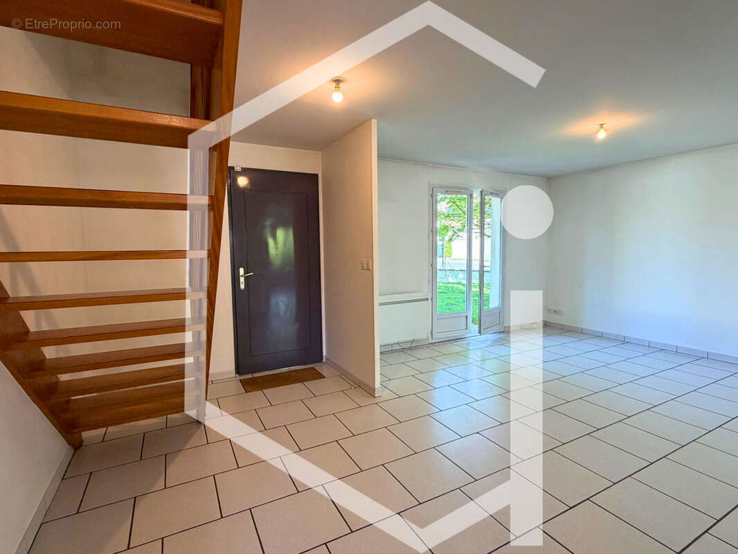 Maison à COSNE-COURS-SUR-LOIRE