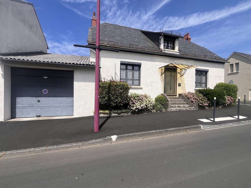 Maison 170 m² à Mauriac  - photo 8