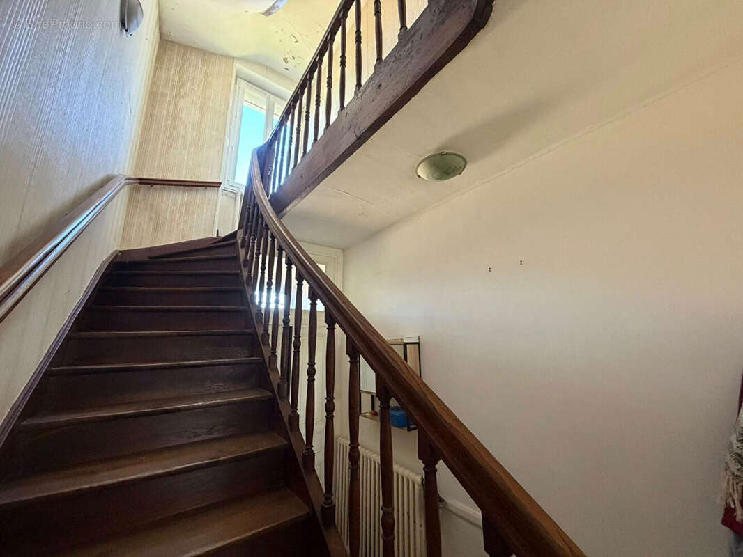 Maison à CHATEAUPONSAC