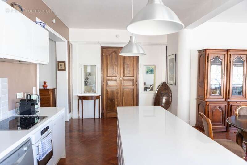 Appartement à MARSEILLE-7E