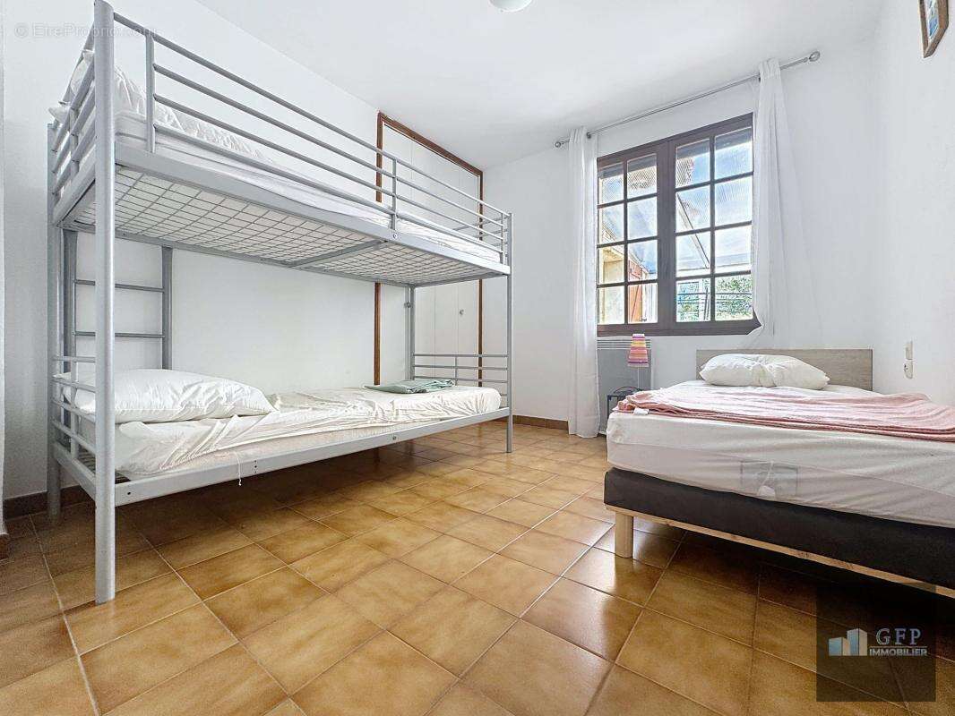 Maison à BORMES-LES-MIMOSAS