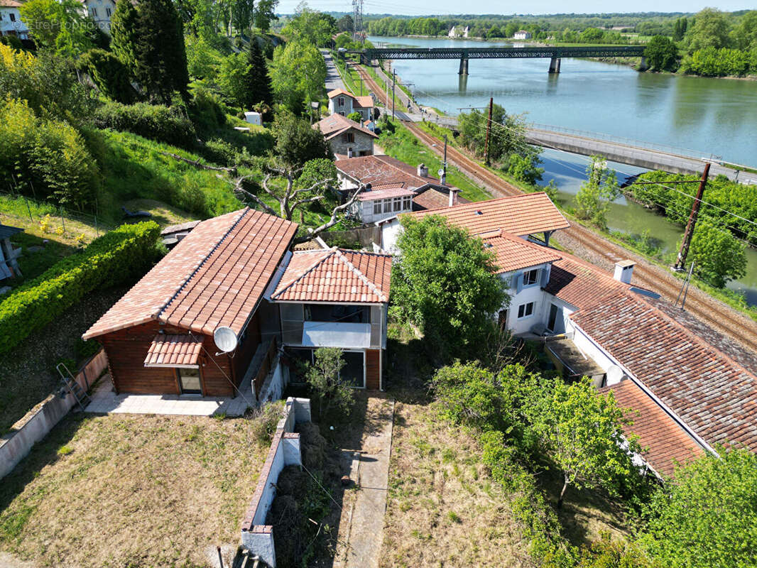 Maison à URT