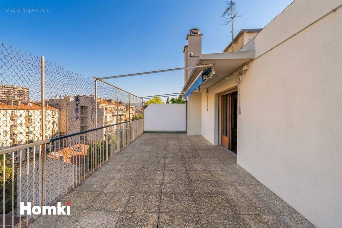 Appartement à MARSEILLE-4E