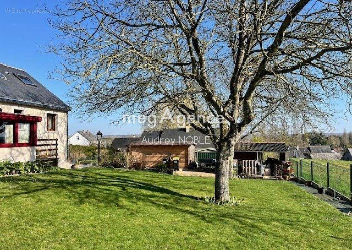 Maison à SOULAIRE-ET-BOURG