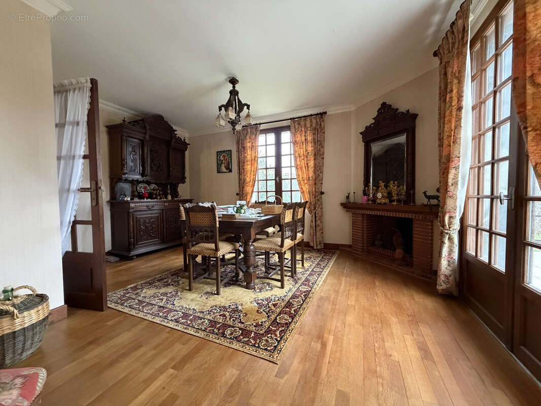 Maison à MERCOEUR